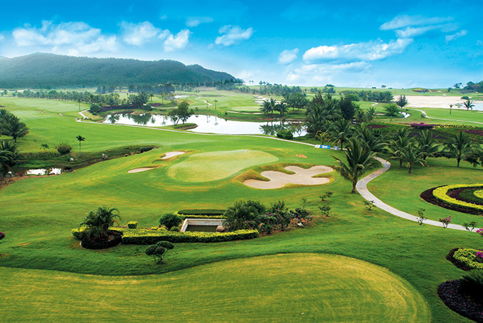 Upgrade Your Golf Game in 2025: Silent, Spacious, and Stylish Golf Bag