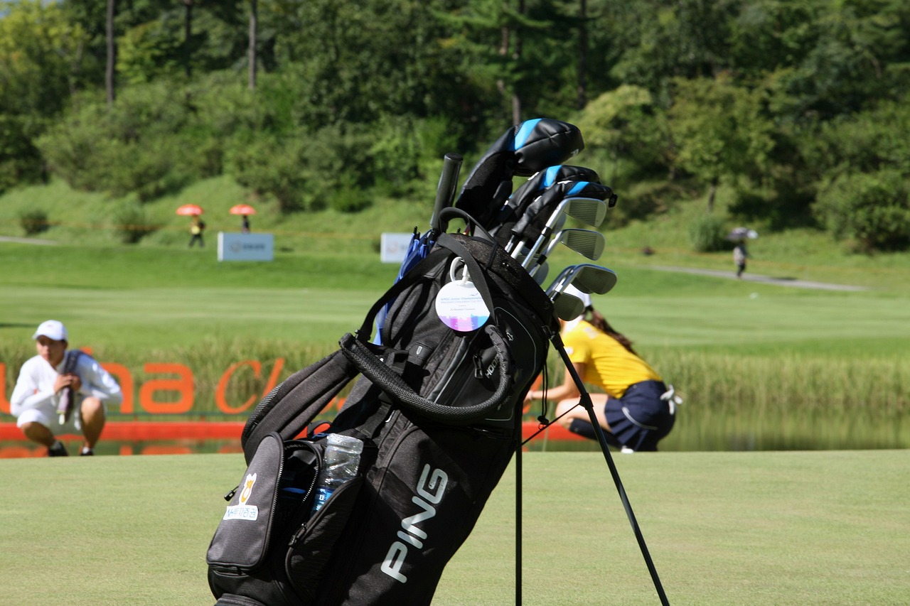 2025’s Must-Have Golf Bag: Silent, Spacious, and Built for Every Golfer