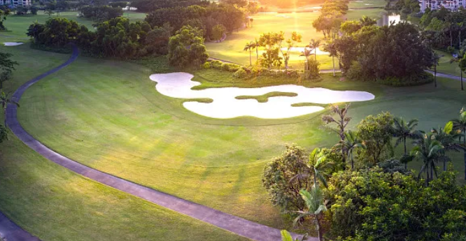 2025’s Best Golf Bag to Buy: Lightweight, Quiet, and Packed with Smart Storage