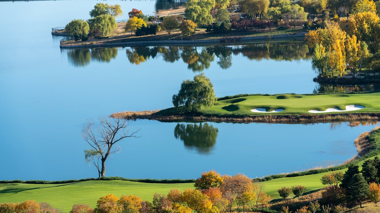 2025’s Must-Have Golf Bag: The AskEcho T-Lock — Quiet, Organized, and Ready for Every Round